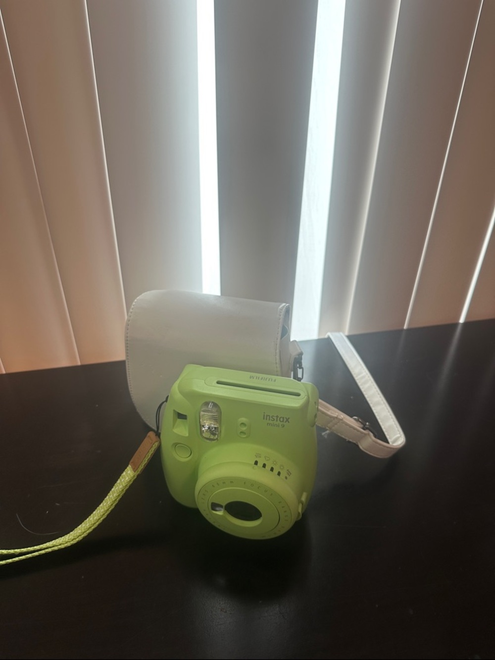 Fujifilm instax mini 9 Instant Camera in Lime Green with Carry Case